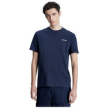T-shirt blu Calvin Klein con logo sul petto e girocollo