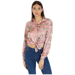 Camicia rosa a fiori con fiocco annodato in vita e maniche lunghe