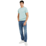 Jeans uomo blu indossati, gamba dritta con tasche anteriori
