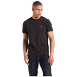 T-shirt nera Levi's con logo rosso piccolo sul petto, girocollo a maniche corte