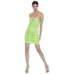 Vestito corto flou verde a fascia con scollo a cuore e ruches