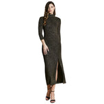 Vestito lungo nero a collo alto, maniche lunghe, spacco frontale