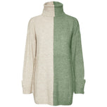 Maglia lunga a collo alto in maglia lavorata bicolore beige e verde, vista posteriore